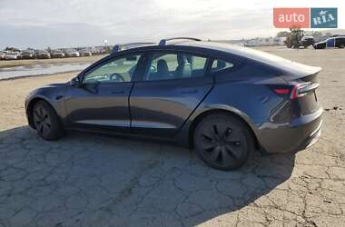 Седан Tesla Model 3 2024 в 