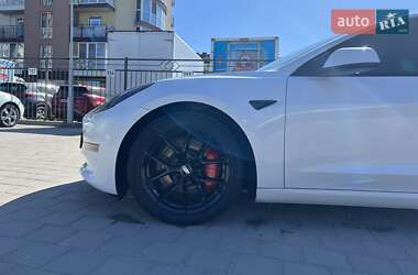 Седан Tesla Model 3 2021 в 