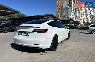 Седан Tesla Model 3 2021 в 