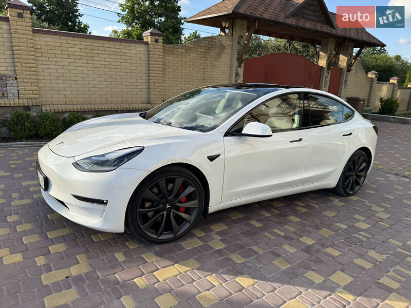 Tesla Model 3 2020
