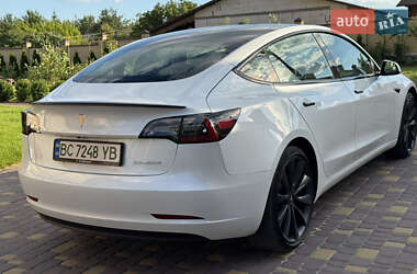 Седан Tesla Model 3 2020 в 