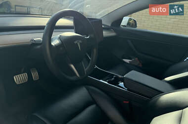 Седан Tesla Model 3 2020 в 