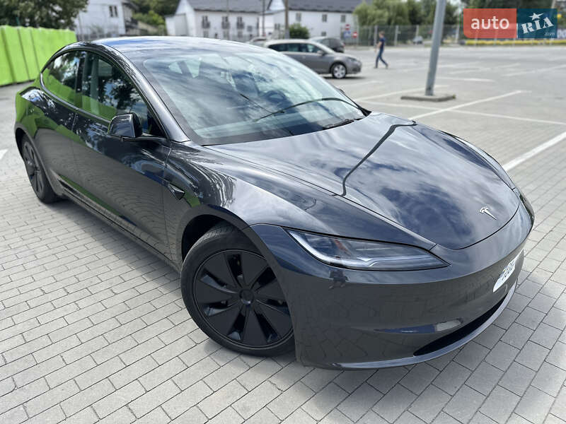 Седан Tesla Model 3 2024 в Умани