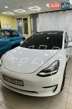 Седан Tesla Model 3 2019 в Черкасах