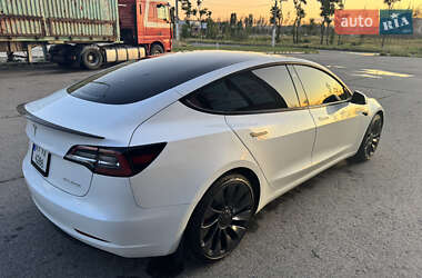 Седан Tesla Model 3 2023 в 