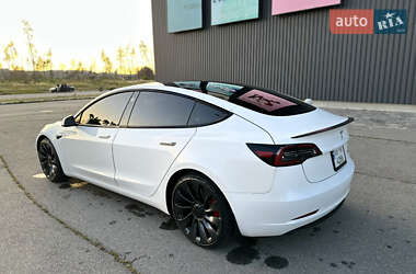 Седан Tesla Model 3 2023 в 