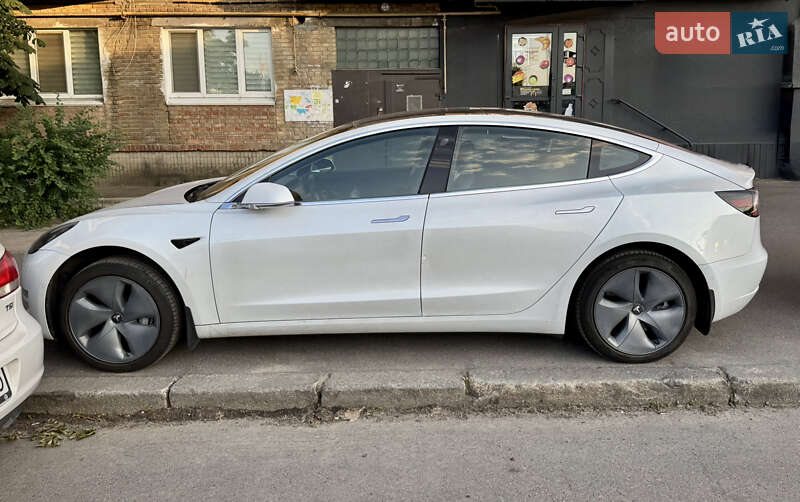Седан Tesla Model 3 2018 в 