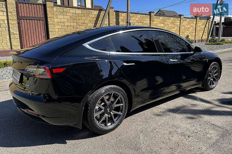 Седан Tesla Model 3 2020 в Хмельницком