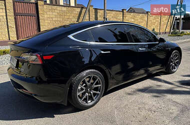 Седан Tesla Model 3 2020 в 