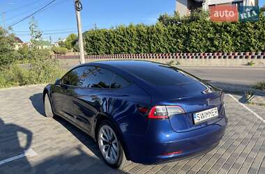 Седан Tesla Model 3 2022 в 