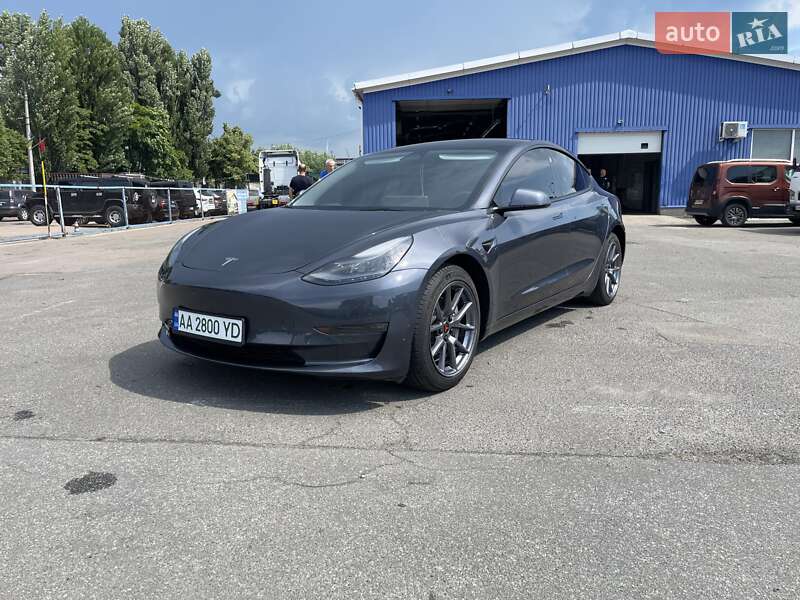 Седан Tesla Model 3 2023 в Киеве