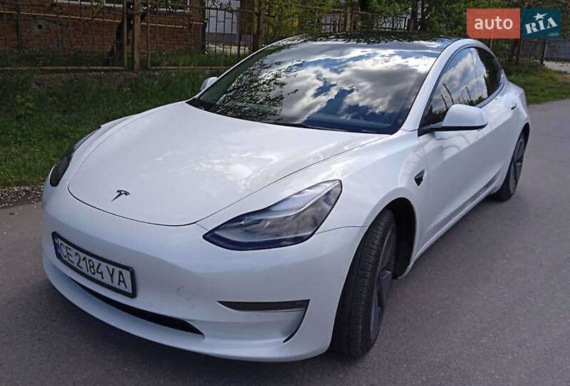 Седан Tesla Model 3 2022 в Львове