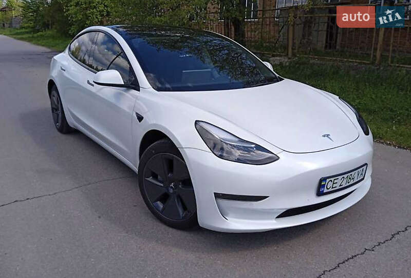 Седан Tesla Model 3 2022 в Львове