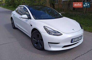 Седан Tesla Model 3 2022 в 