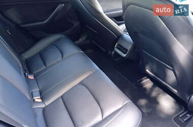Седан Tesla Model 3 2022 в 