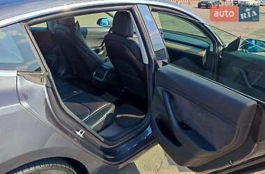 Седан Tesla Model 3 2019 в 