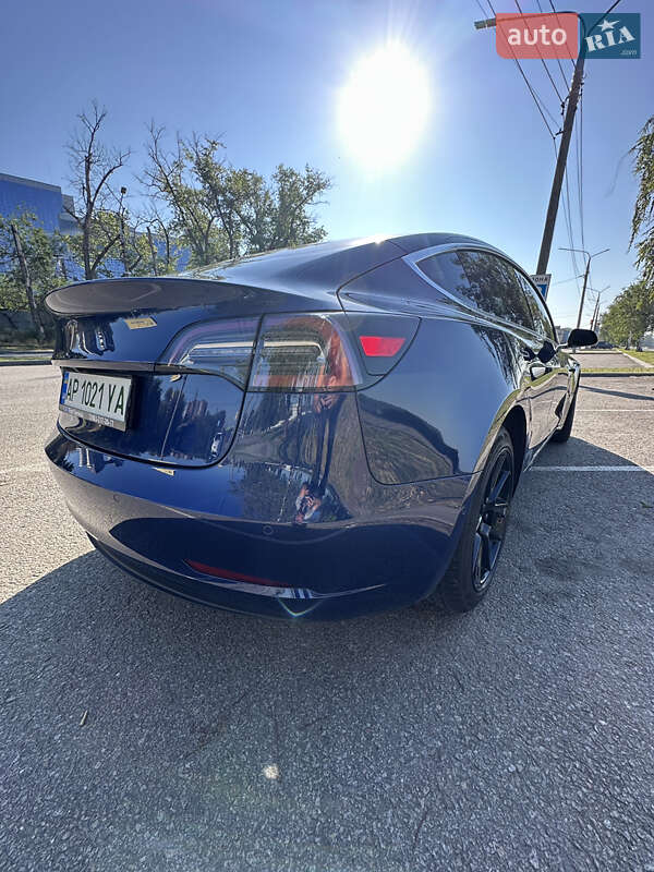 Седан Tesla Model 3 2018 в Запоріжжі