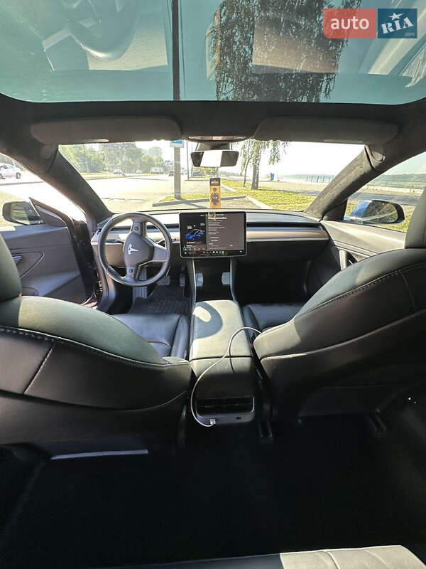 Седан Tesla Model 3 2018 в Запоріжжі