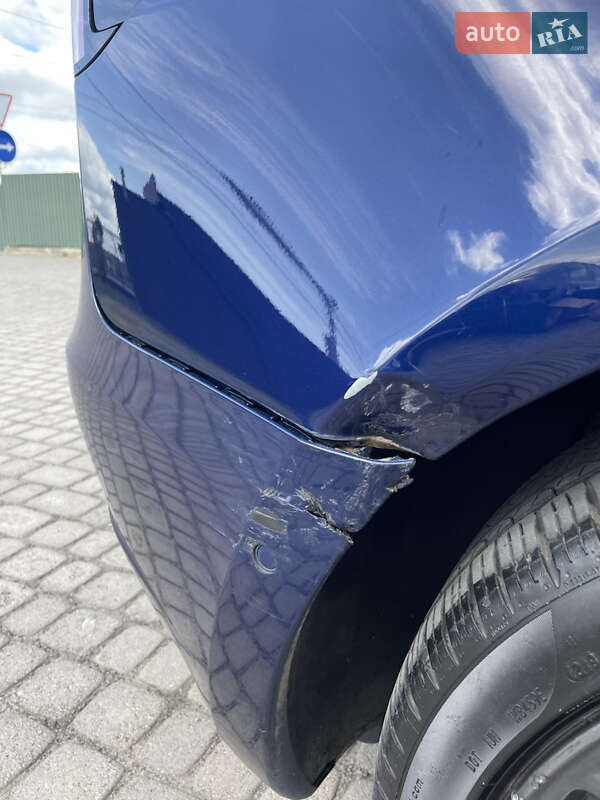 Седан Tesla Model 3 2018 в Львові