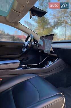 Седан Tesla Model 3 2018 в 