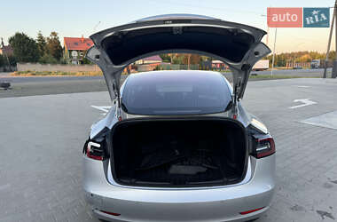 Седан Tesla Model 3 2018 в 