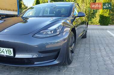 Седан Tesla Model 3 2022 в 