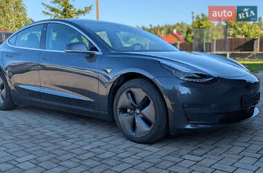 Седан Tesla Model 3 2019 в 