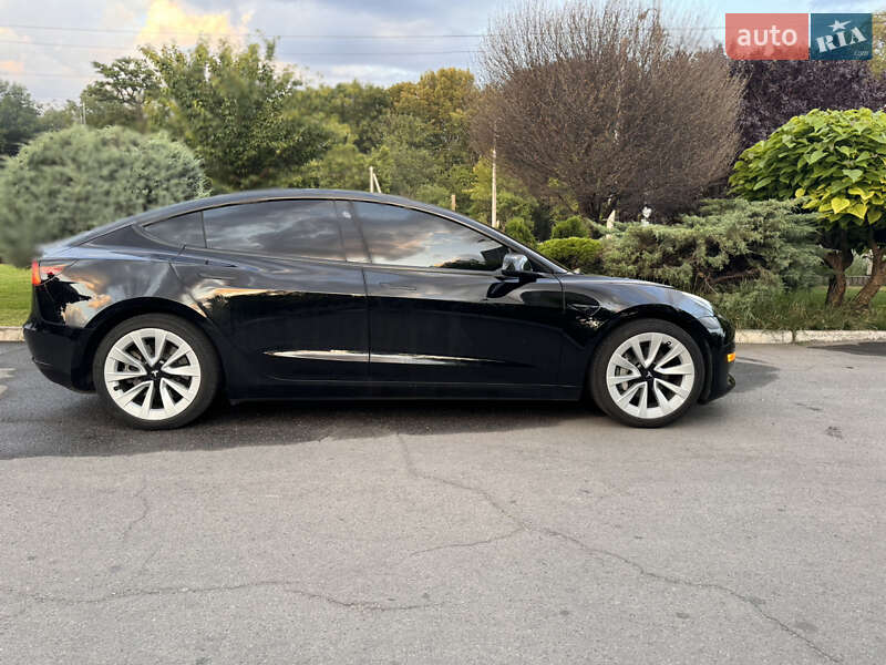 Седан Tesla Model 3 2022 в Дніпрі