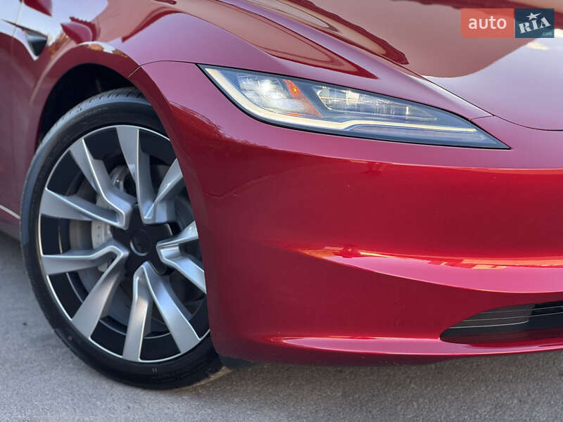 Седан Tesla Model 3 2024 в Виннице