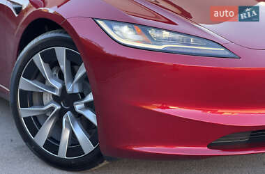 Седан Tesla Model 3 2024 в 