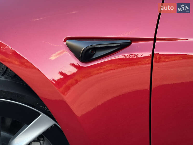 Седан Tesla Model 3 2024 в Виннице