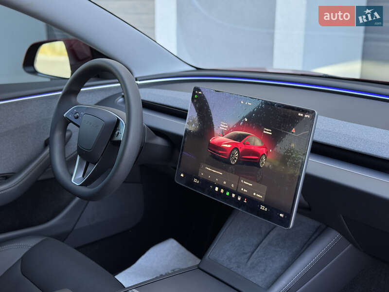 Седан Tesla Model 3 2024 в Виннице