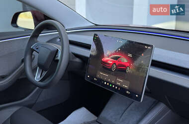 Седан Tesla Model 3 2024 в 