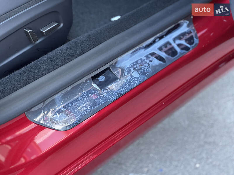 Седан Tesla Model 3 2024 в Виннице