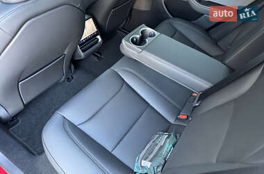 Седан Tesla Model 3 2024 в 