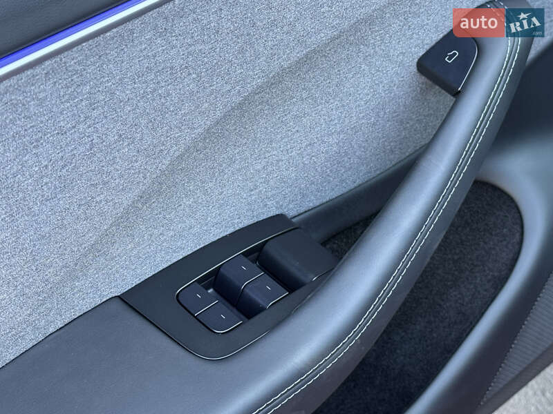 Седан Tesla Model 3 2024 в Виннице