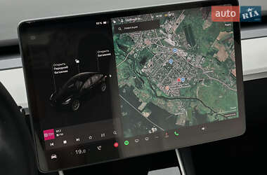 Седан Tesla Model 3 2019 в 