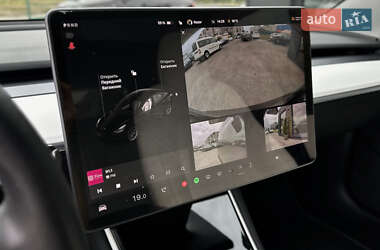 Седан Tesla Model 3 2019 в 