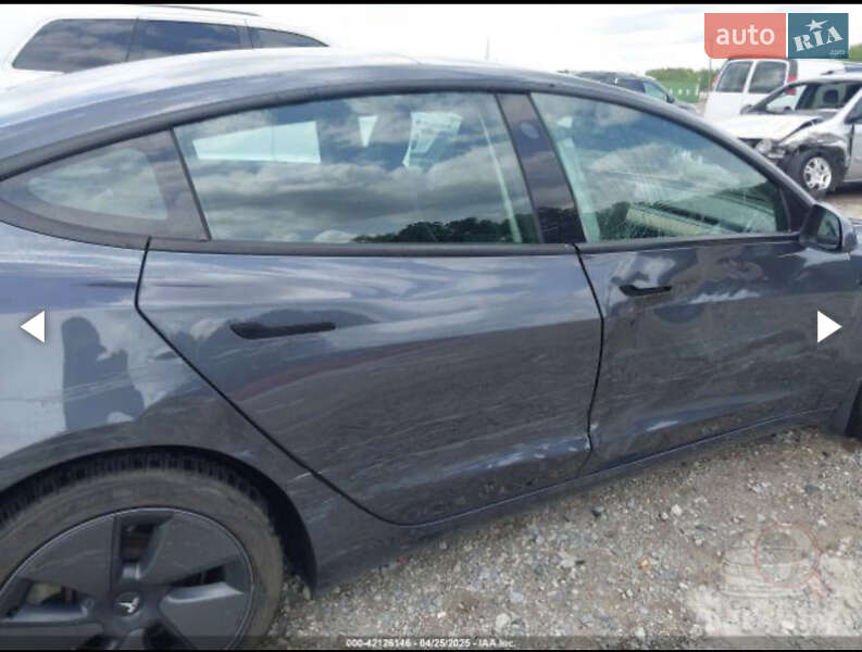 Седан Tesla Model 3 2021 в Киеве