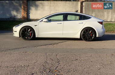 Седан Tesla Model 3 2019 в 