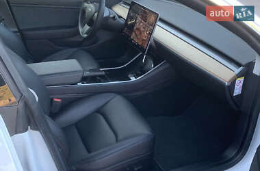 Седан Tesla Model 3 2019 в 