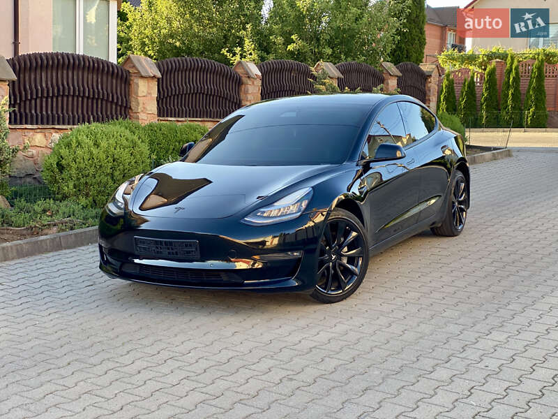 Седан Tesla Model 3 2019 в 