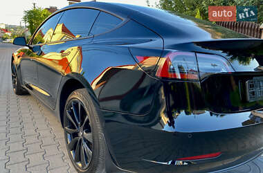 Седан Tesla Model 3 2019 в 