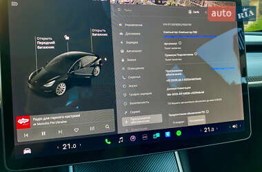 Седан Tesla Model 3 2019 в 