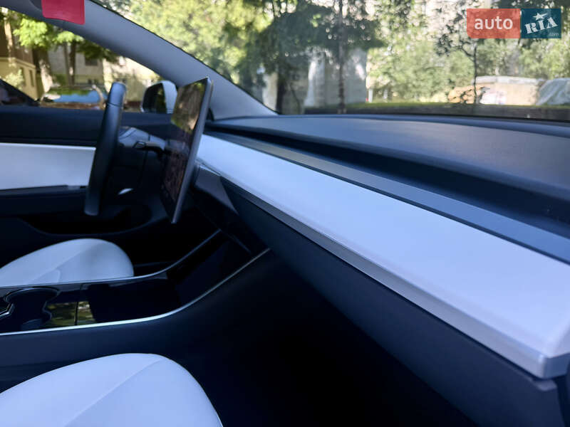 Седан Tesla Model 3 2019 в Белой Церкви