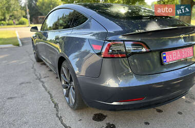 Седан Tesla Model 3 2019 в 