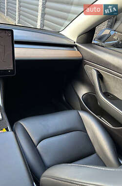 Седан Tesla Model 3 2019 в 