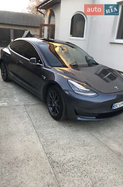 Седан Tesla Model 3 2019 в 