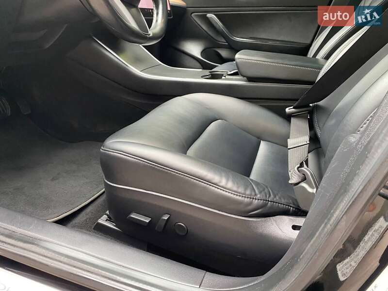 Седан Tesla Model 3 2018 в Ковеле