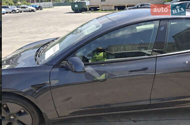 Седан Tesla Model 3 2021 в 